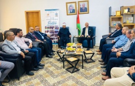 نجم يتفقد مؤسسة دار الأيتام الإسلامية الصناعية، والإدارة العامة لشؤون القدس في العيزرية 