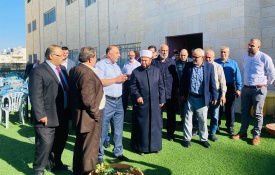 وزير الأوقاف يتفقد لجنة زكاة بيت لحم المركزية ويشيد بمشاريعها الخيرية والتعليمية