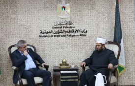 وزارة الأوقاف ومصرف الصفا يبحثان التعاون لاستثمار الأراضي الوقفية وتعزيز التنمية في فلسطين 