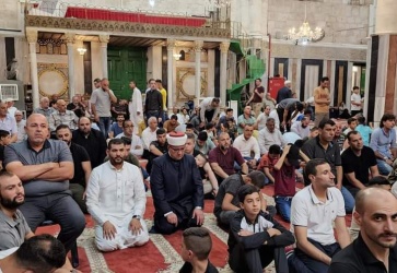 خلال خطبة الجمعة في الحرم الإبراهيمي وزير الأوقاف يدعو إلى إغاثة الشعب الباكستاني.