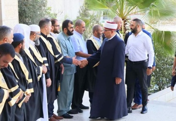 ألبوم صور :تخريج طلبة الكلية الإسلامية في الظاهرية - فوج بيت المقدس-. 