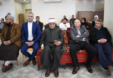 سماحة الشيخ حاتم البكري وزير الأوقاف والشؤون الدينية خلال تكريم الفائزين في مسابقة برنامج " سيد القراء " الموسم الأول يوم أمس الأربعاء وذلك بالتعاون مع إذاعة عروبة والتي أقيمت خلال شهر رمضان المبارك.