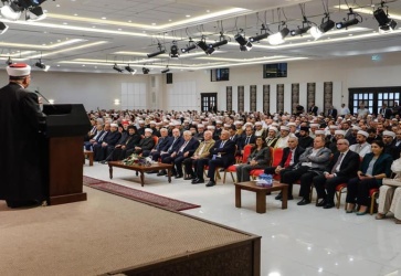 شارك رئيس دولة فلسطين محمود عباس، مساء اليوم الأربعاء، في الاحتفال بإحياء ذكرى المولد النبوي الشريف، الذي أقيم في مقر الرئاسة بمدينة رام الله.