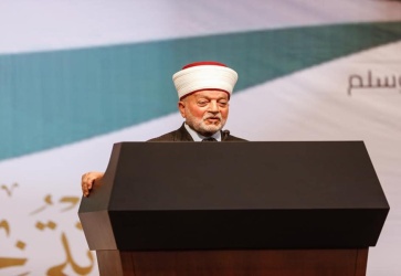 شارك رئيس دولة فلسطين محمود عباس، مساء اليوم الأربعاء، في الاحتفال بإحياء ذكرى المولد النبوي الشريف، الذي أقيم في مقر الرئاسة بمدينة رام الله.