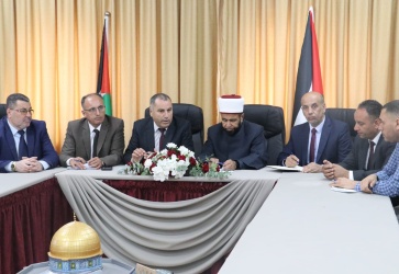 وزير الأوقاف يلتقي " البعثة الإدارية " المرافقة لحجاج دولة فلسطين