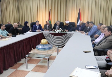 وزير الأوقاف يلتقي " البعثة الإدارية " المرافقة لحجاج دولة فلسطين