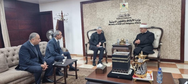 البكري خلال لقائه السفير التركي :حملة " أغيثوهم " جمعت حتى الآن أربعة ملايين وربع المليون شيكل
