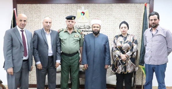  أثناء لقاء سماحة الشيخ الأستاذ الدكتور محمد مصطفى نجم اللواء أركان حرب سعيد النجار - رئيس هيئة الإمداد والتجهيز، 
