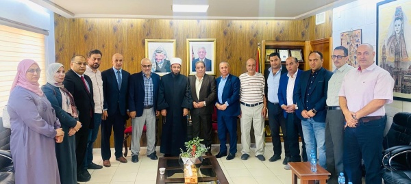 نجم يلتقي محافظ بيت لحم لمناقشة العديد من القضايا المتعلقة بالمساجد والأراضي الوقفية 