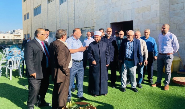 وزير الأوقاف يتفقد لجنة زكاة بيت لحم المركزية ويشيد بمشاريعها الخيرية والتعليمية