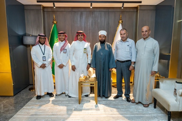 وزير الأوقاف يزور "متحف وبستان الصافية" ومعرض "إعمار الحرم النبوي الشريف" في المدينة المنورة 