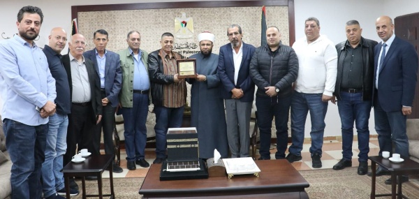 وزير الأوقاف يلتقي الأمين العام للمؤتمر الوطني الشعبي للقدس لبحث دعم صمود القدس والمواطنين 